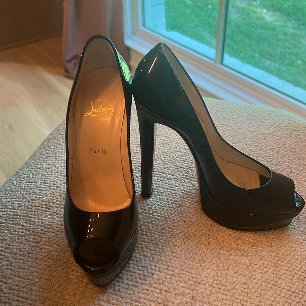 Christian Louboutin Sz 38